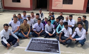 सेवा अवरुद्ध पारेर आन्दोलनमा उत्रिए स्थानीय तहका कर्मचारीहरु